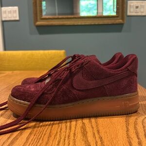 Suede Nike Air Max, dark eggplant, with gum bottoms